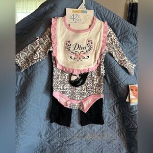Vitamins baby Pink and Black Baby 4 piece Outfit NWT